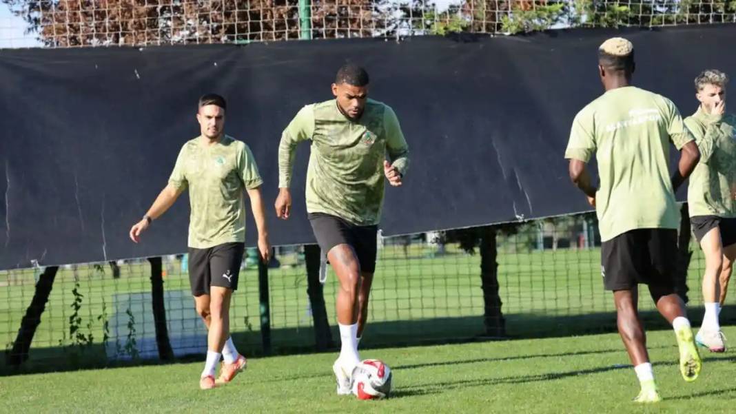 Alanyaspor’da Başakşehir Mesaisi Tamamlandı! 2